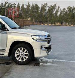 تۆیۆتا لاند کروزەر